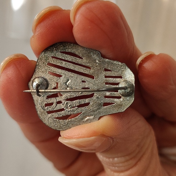 Statement vintage brooch with tiny stones silver tone 1.25" - Picture 2 of 5